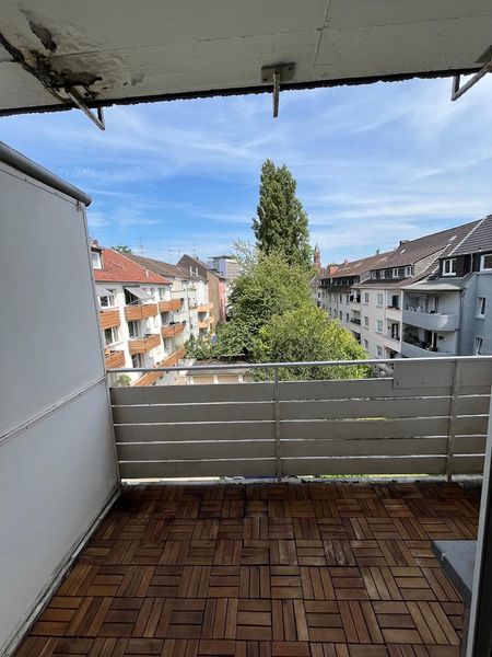 Helle 2,5-Zimmer Wohnung mit Balkon im 3.OG